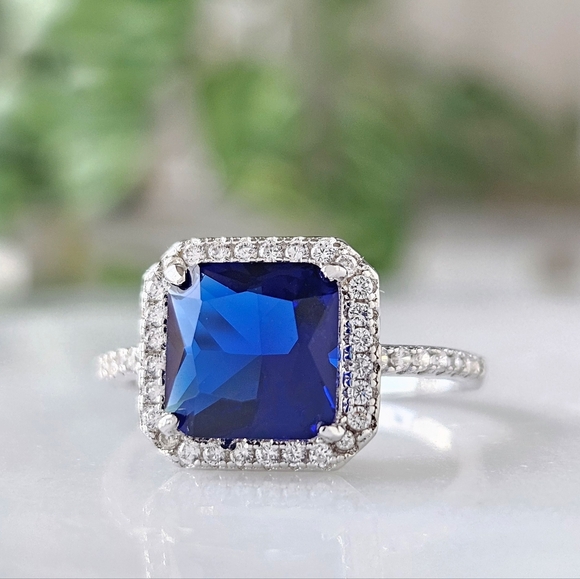 Cushion Cut Square Blue Sapphire ring, 925 Sterling Silver Charmed Aroma - Picture 5 of 7